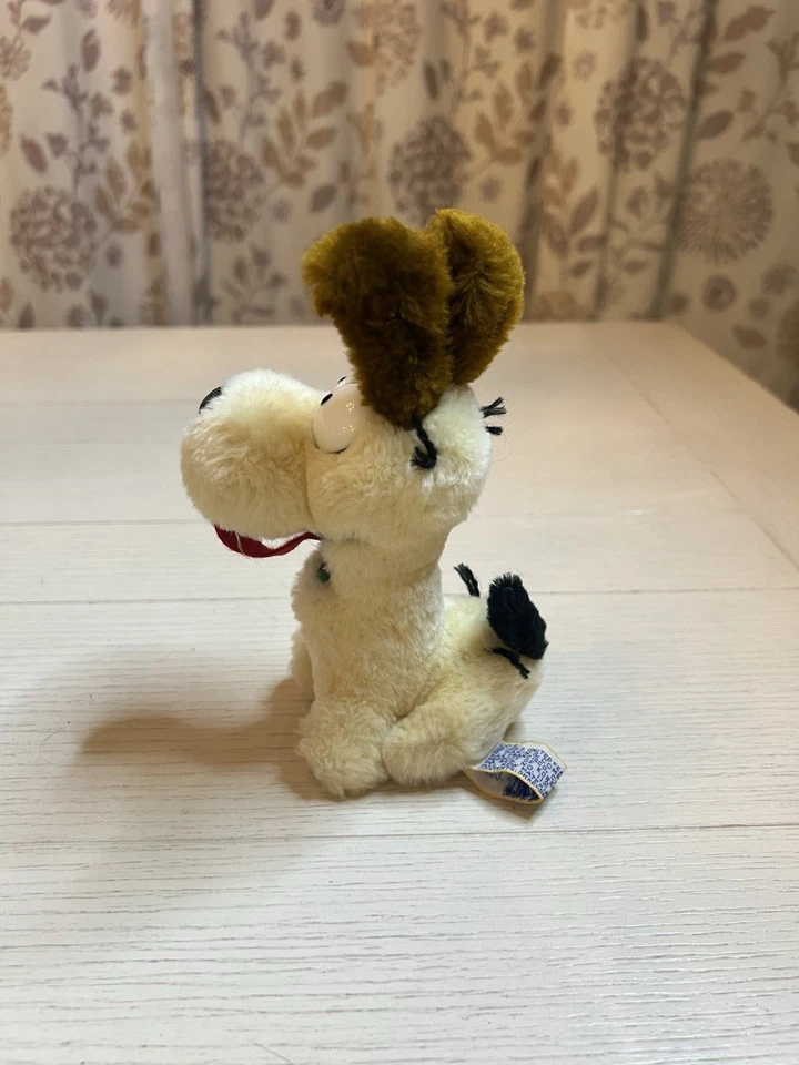 Vintage 1983 Dakin Garfield “ Odie “ Stuffed Plush Dog Sitting 5” - Image 2 of 4