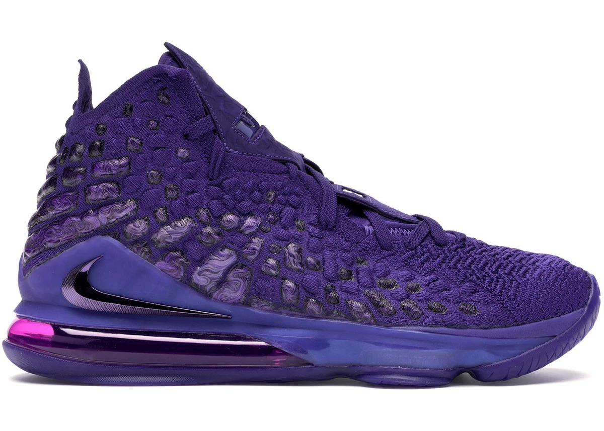 Preços baixos em Nike NBA 2K20 x LeBron 17 Gamer Exclusive Bron 2K