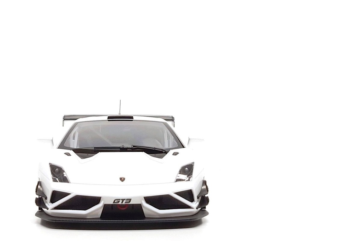 AUTOart 1:18 Lamborghini Gallardo GT3 FL2 in White | eBay