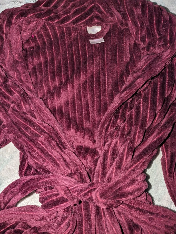 SECRET TREASURES Ropa de dormir íntima para mujer Bata granate Lechosa Suave Talla Mediana Foto 3 de 4