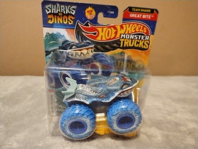Hot Wheels Monster Trucks Sharks vs Dinos GREAT BITE Chase 1:64 Truck FSC ~NEW