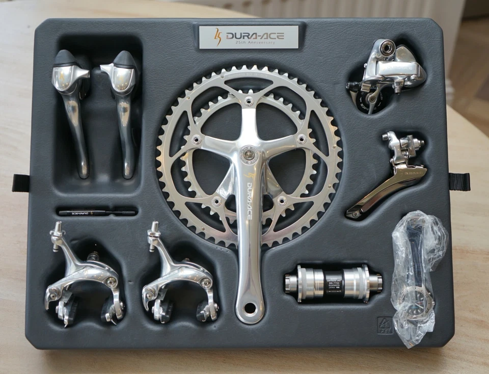 NOS 1998 SHIMANO DURA ACE 25TH ANNIVERSARY GROUPSET INCLUDING WATCH & PAPERS - Image 4 of 4