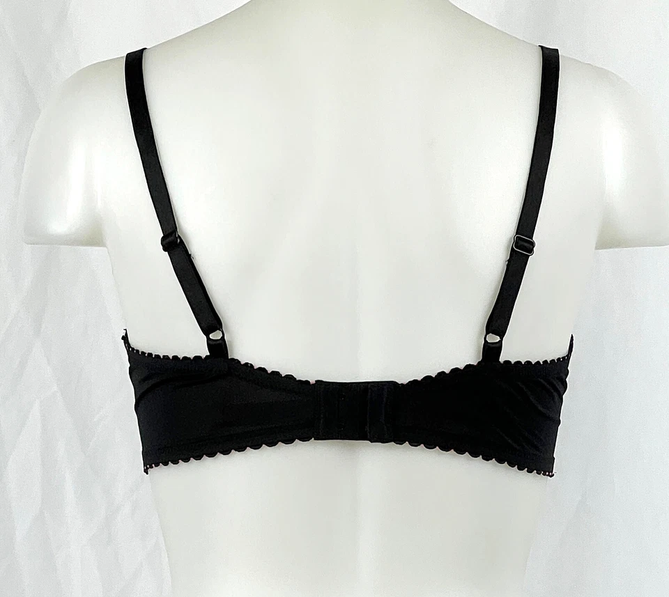 Betsey Johnson Black Scalloped Underwire T-Shirt Bra 36C - Image 3 of 3