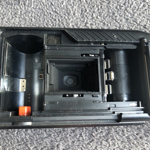 Canon Snappy S Black 35mm Point & Shoot Fully Automatic Film Camera NOT WORKING - Picture 8 of 9