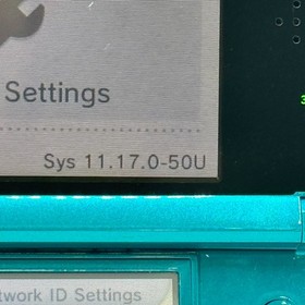 Nintendo 3DS region free Aqua Blue console / Charger / SD card