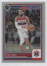 2023-24 Panini NBA Hoops Premium Stock Silver Prizm Tyus Jones #228 1jj8
