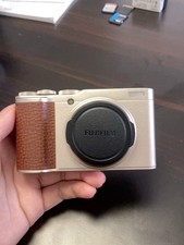 Fujifilm XF10 24.2MP Camera Gold - APS-C - 28mm Prime Lens - Pocketable