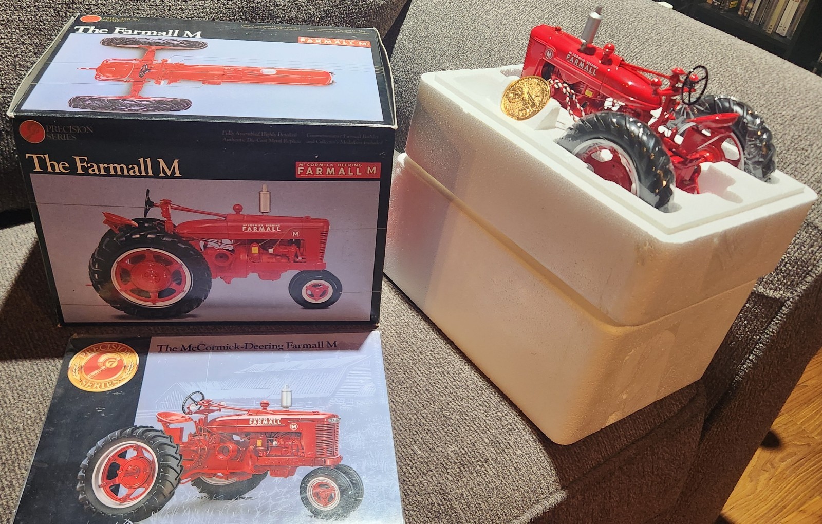 1/16 McCormick Deering Farmall M Tractor W/ Narrow Front, Precision Series #7