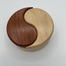 Ying Yang Puzzle Box Hartwood Creations 2001 made in USA