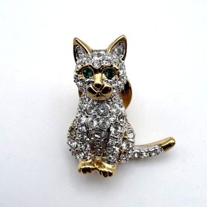 Authentic Vtg SWAROVSKI Crystal Sitting Cat Kitten Brooch Green Eyes Small 22K Gold Plated