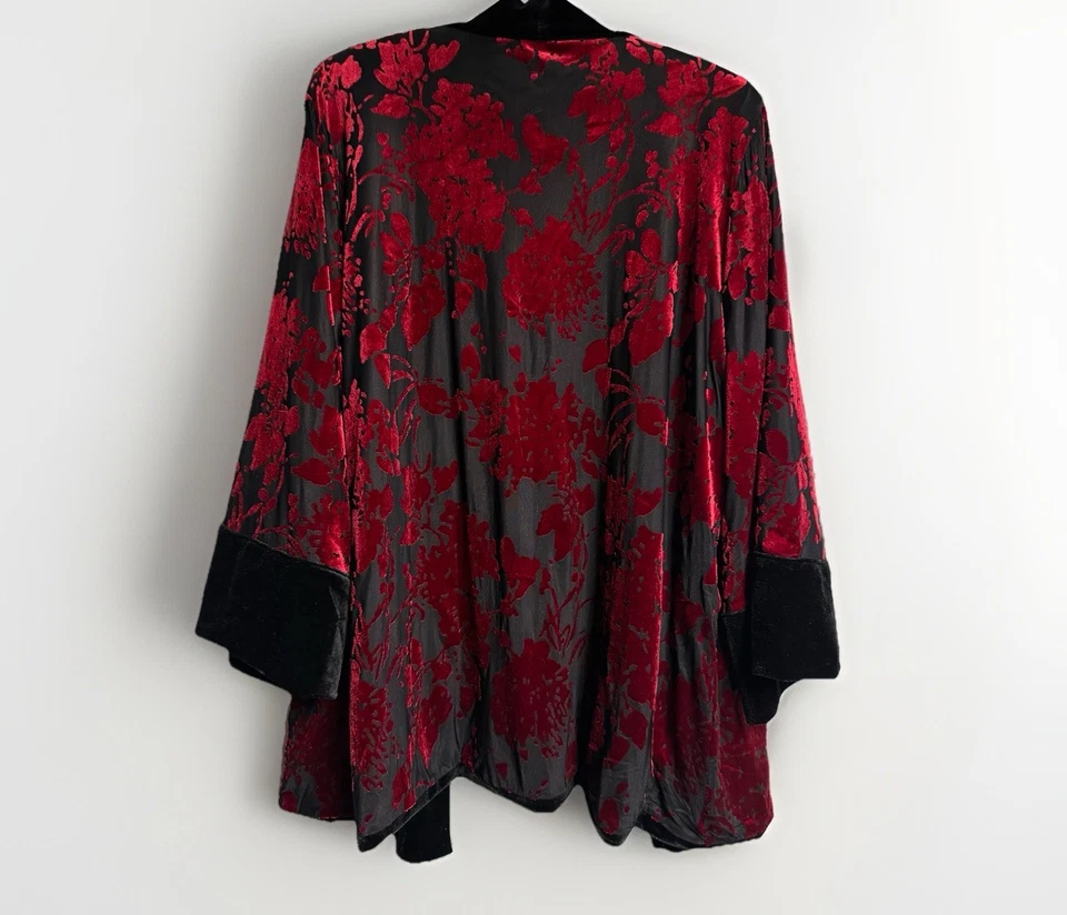 Chico’s 双面天鹅绒和服旅行者尺寸 2 12/14 红色黑色倦怠花卉 — 第 4/4 张图片