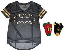 Batman Jersey style mesh T-SHIRT & 2 Pair of SOCKS Juniors 3 Piece Gift Set New