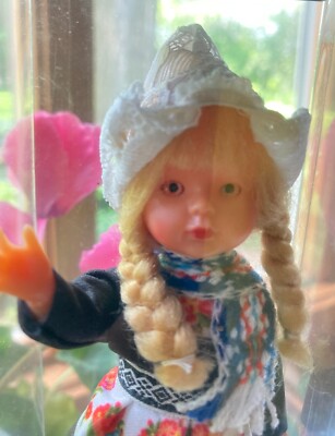 Vintage Genuine Rozetta Dolls Dutch Girl Almere Holland Volendam