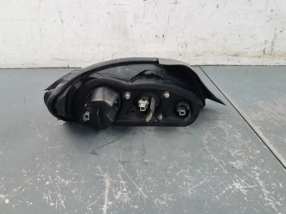 Задний фонарь для правостороннего пассажира 2005 Honda S2000 AP2 - ** #3478 L1 - Изображение 3 из 4