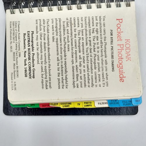 Vintage 1986 Kodak Pocket Photoguide with Charts, Tips and Guides - Picture 3 of 4