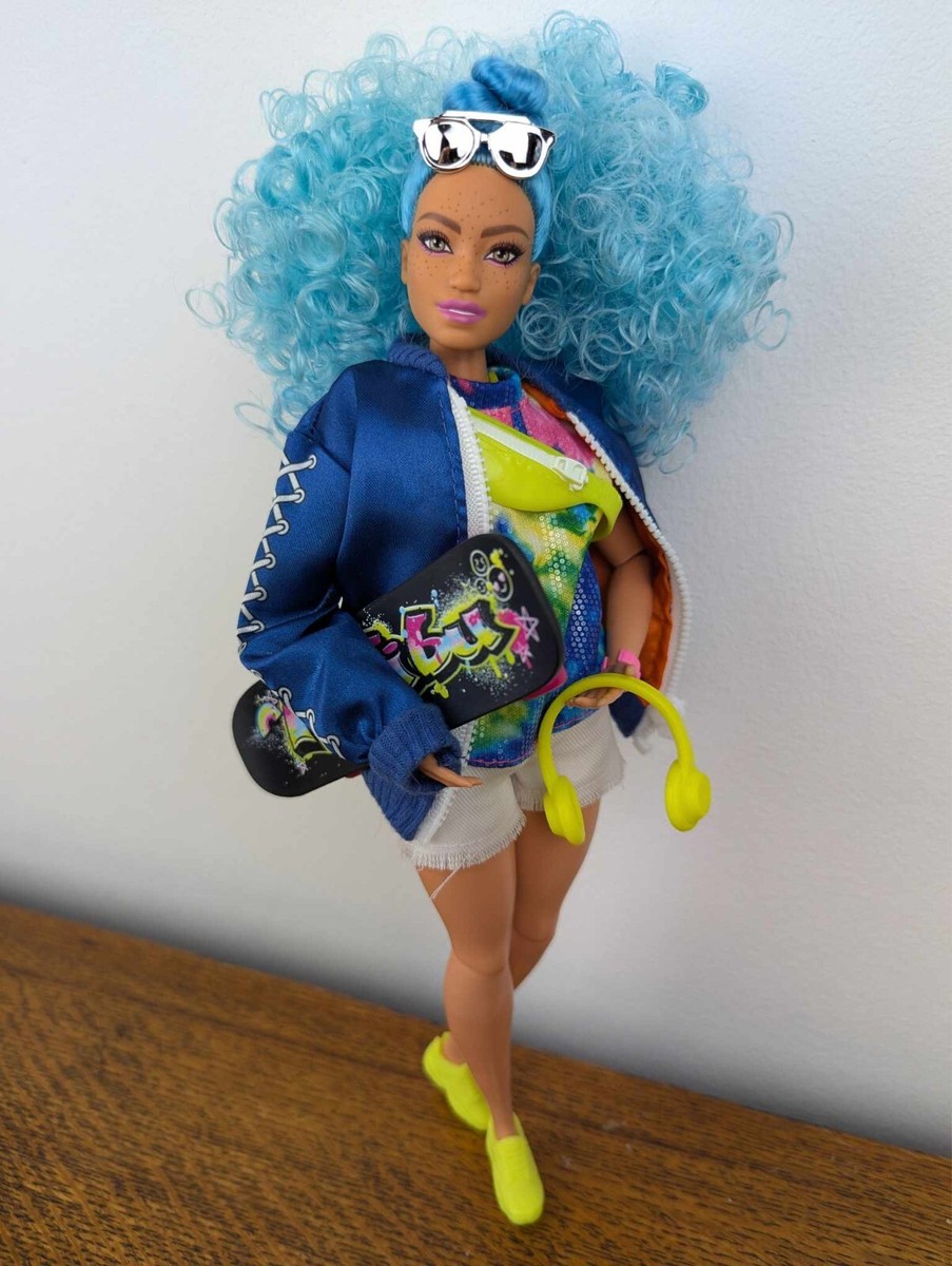 Barbie Extra Doll With Curvy Body & Blue Curly Hair - Includes Bomber Jacket, Skateboard, 2 Kittens & More - View #10