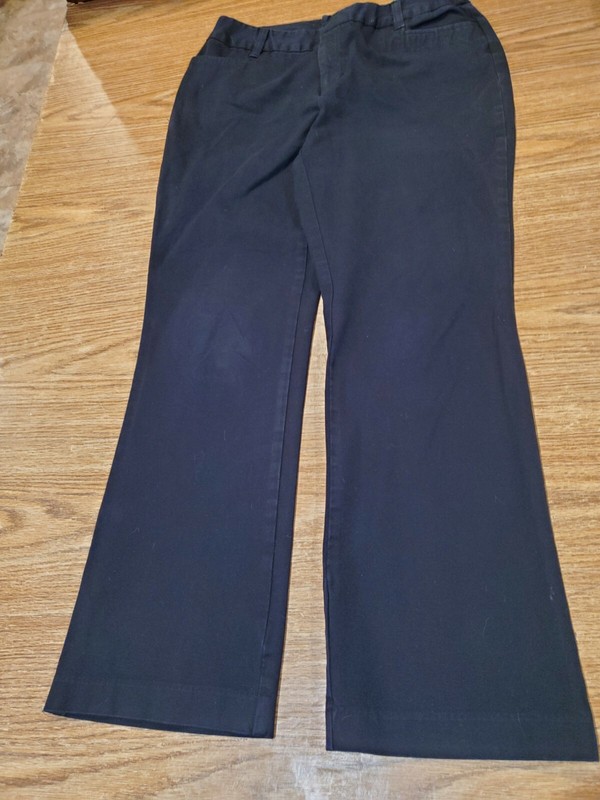 St Johns Bay black flat front w/stretch womens jeans size 10 p