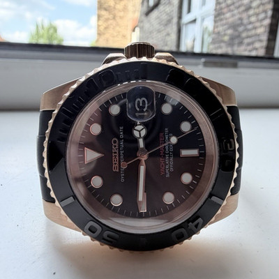 Seiko Yacht Master Herren Quarz Analog Uhr Edelstahl schwarz, Gummi, Datum