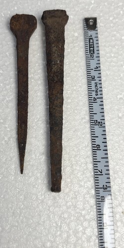 Lot Of 13 Antique Various Nails (Railroad, Square, Blacksmith) - Picture 5 of 7