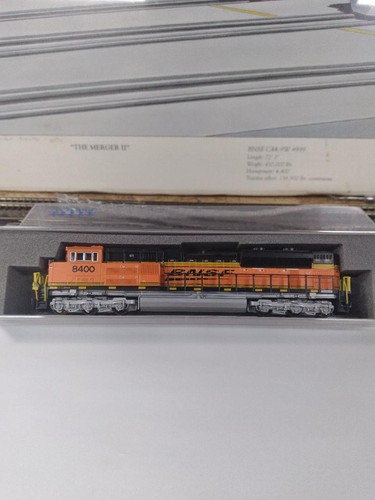 KATO SD70ACe BNSF 8400 176-8523 | Zustand: Used