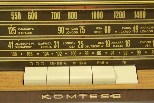 GRAETZ-KOMTESS 1111 E, vintage German tube radio. (ref J 533) - Picture 5 of 15