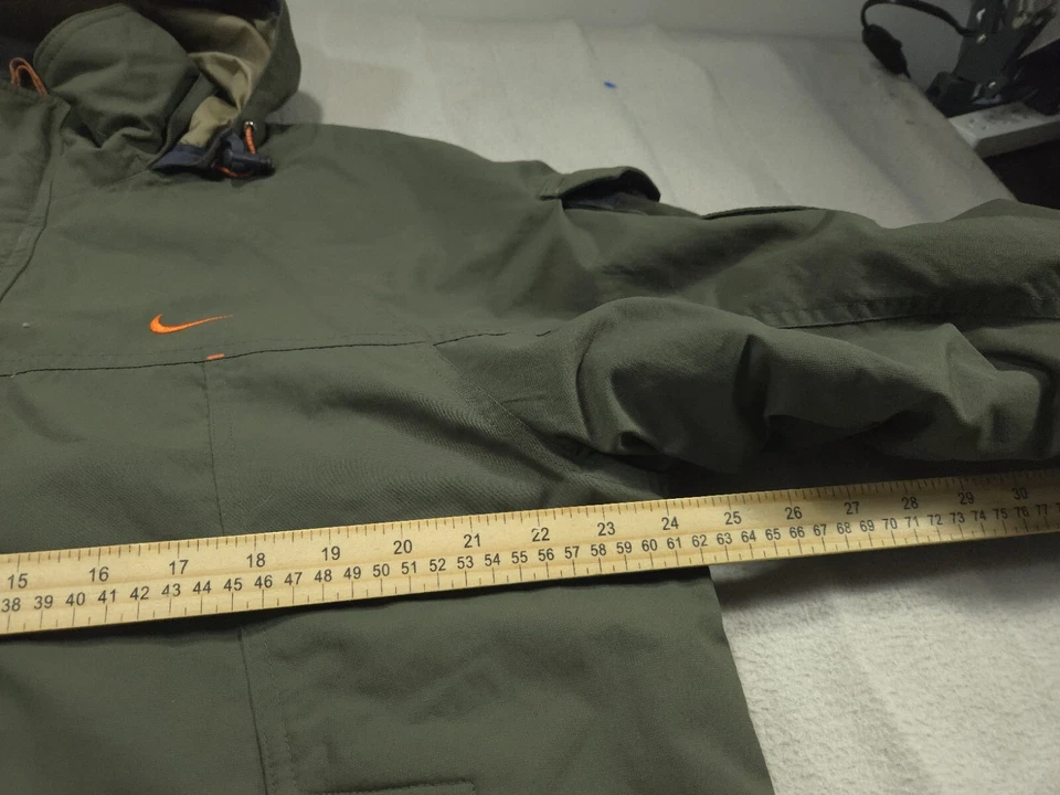 Chaqueta Nike De Colección Para Hombre Abrigo Verde Medio Parka Capucha Polar Swoosh Acolchada Y2K Foto 3 de 4