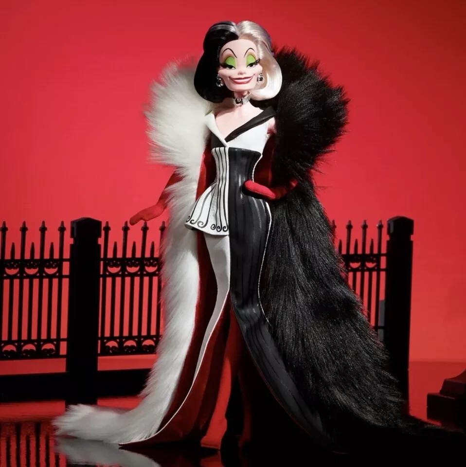2024 Creations Exclusive Disney Darkness Descends Series Cruella
