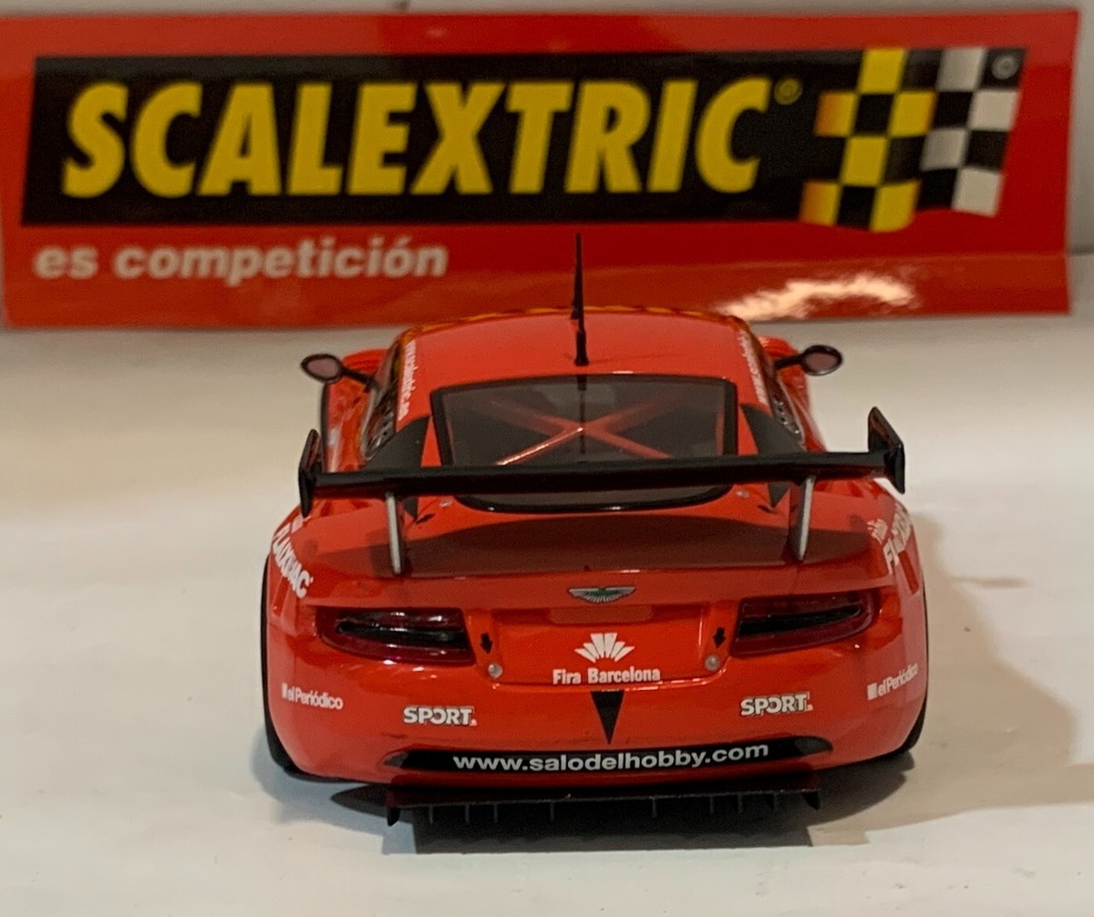 Slot Car Scalextric Aston Martin V8 Vantage GT2 #97 Gulf – Échelle 1/32