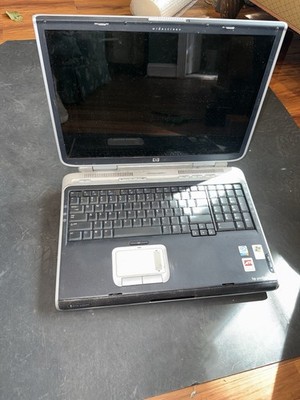 HP Pavilion ZD8000 17'' Vintage Pentium4 3.0ghz XP Laptop No HDD