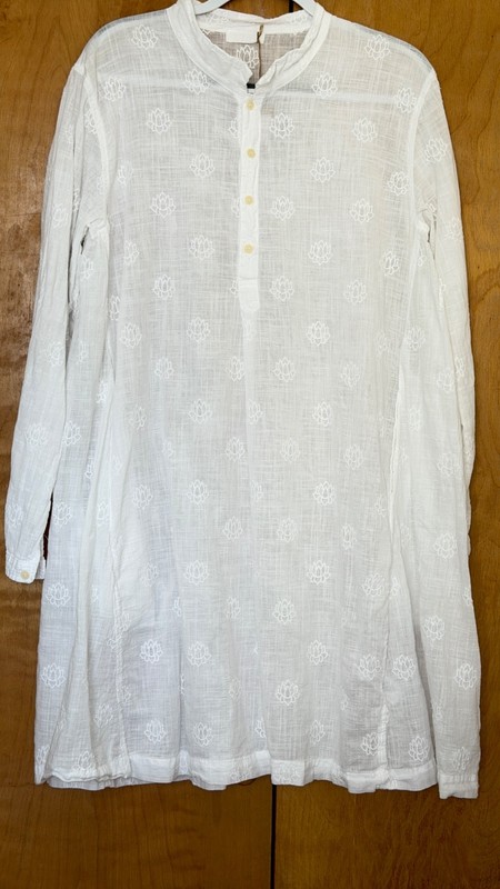 CP Shades Jasmine White Cotton with Embroidered Lotus Flowers NWT L