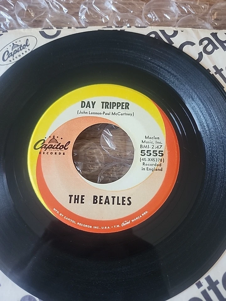 The Beatles "Day Tripper " 1965 USA 7" first issue error label record vg cond! Foto 2 de 4