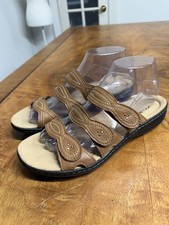 Clarks Women's 8 W Leisa Brown Leather Cacti Q 3 Strap Slip On Open Back Sandals