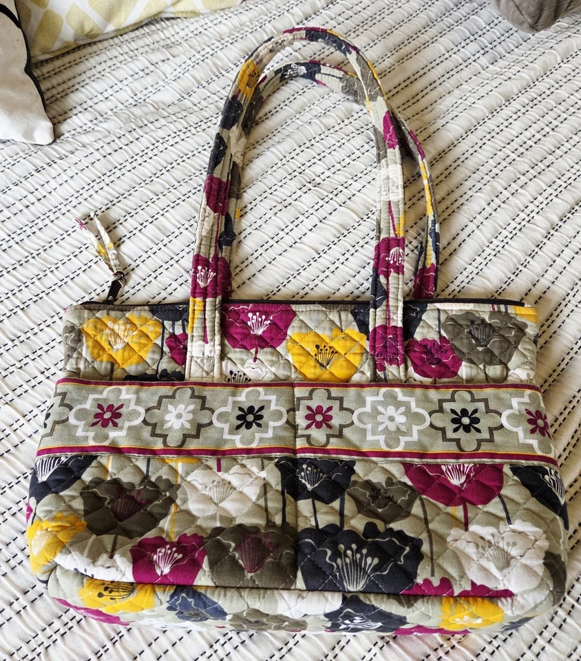 Bolso de Hombro Stephanie Dawn Floral con Múltiples Bolsillos Muy Suavemente Usado Foto 2 de 4