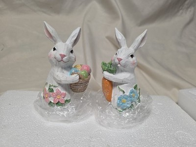 New Set of 2 Resin Bunny Rabbit Figurines - Easter Eggs And Carrots. Open Box 