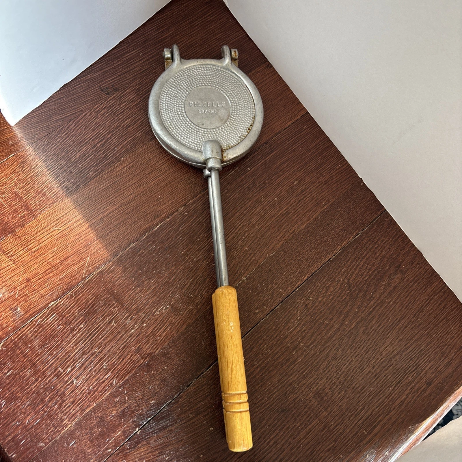 Vtg Italian Pizzelle Maker Handheld Stove Top Aluminum Cookie Waffle Iron