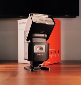 Sony HVL-F45RM Aufsteckblitz mit kabelloser Funksteuerung und LED-Licht