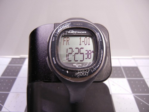 Timex Womens Silicone Health Tracker Midsize Sports Watch T5K486 - 第 1/5 張圖片