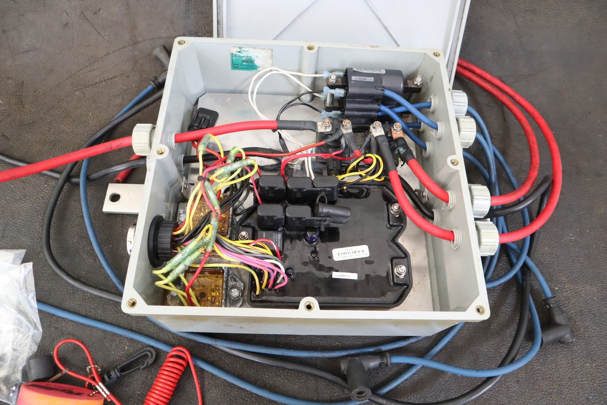 1997 SEA-DOO CHALLENGER 1800 ELECTRICAL BOX COMPLETE W 1997 SEA-DOO CHALLENGER 1800 ELECTRICAL BOX COMPLETE W