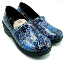 Easy Works by Easy Street Women's Laurie Clogs Blue Purple Floral Patent