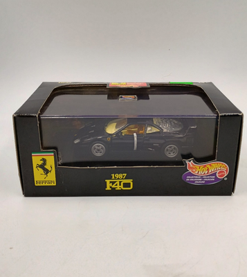 Set of 2 Hot Wheels FERRARI 1987 F40 & 1995 F355 Spider 1:43