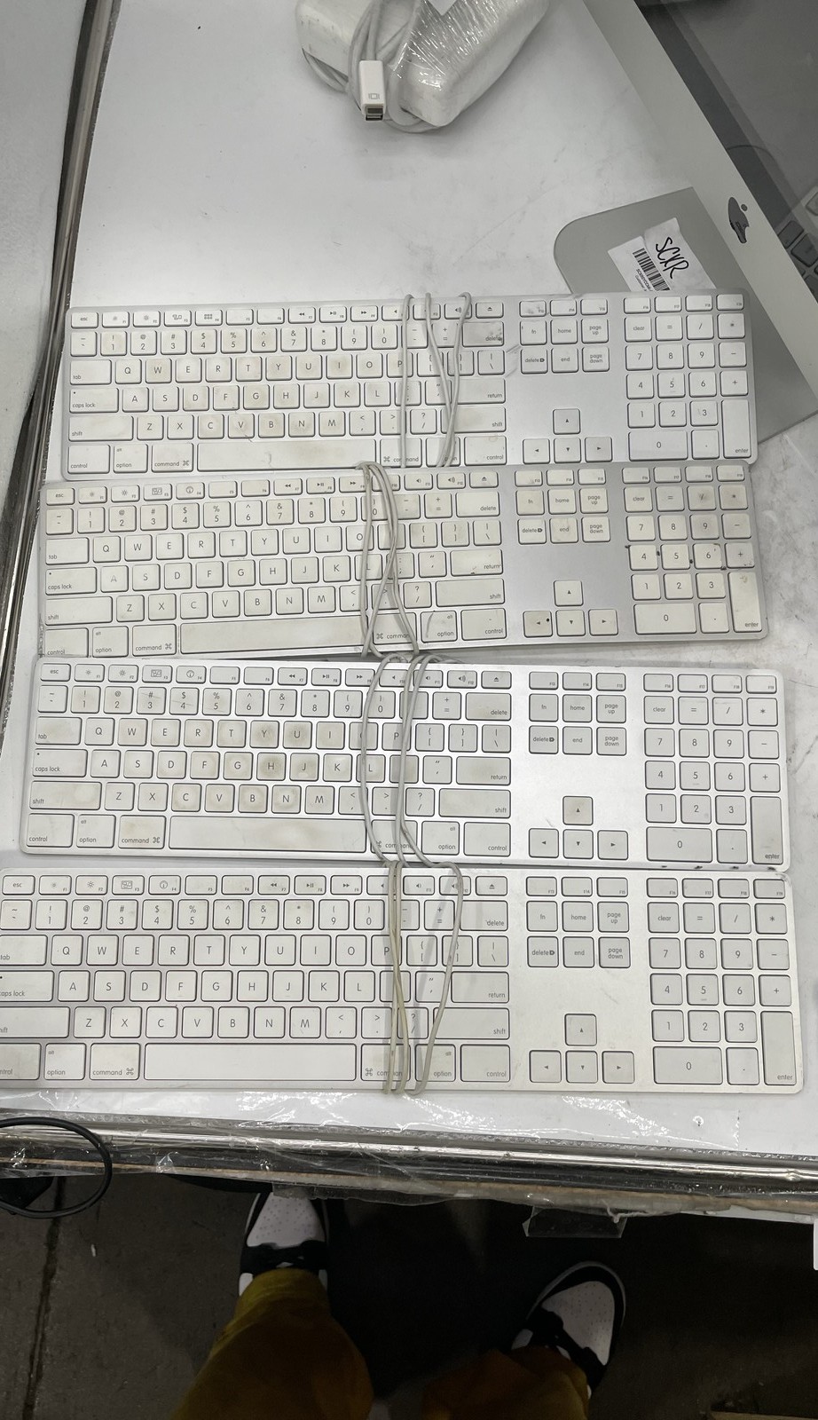 Apple A1243 Full-Size Wired USB Keyboard for Mac Unit Lot of