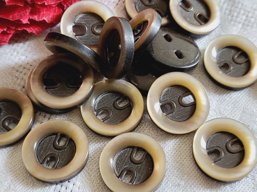 Lot De 8 Boutons Vintage Marron - Diamètre 2,3 Cm à 4 Trous - Référence 5128 - Occasion