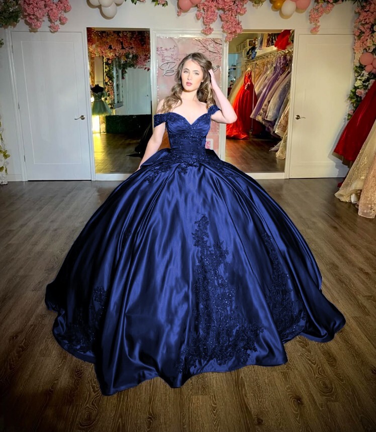green emerald velvet dress Amazon.com: YWXYMGE Off the Shoulder Prom Dress Long Flowers Applique  Formal Evening Party Gowns Aqua-2: Clothing, Shoes & Jewelry