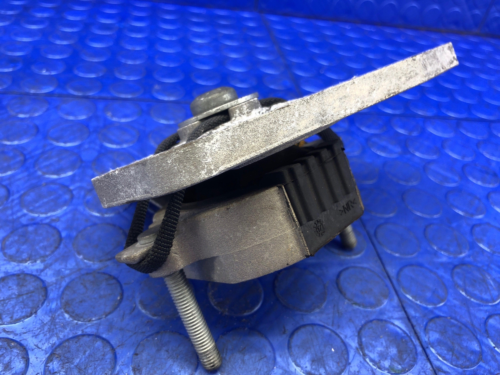 2017-2022 PORSCHE PANAMERA 3.0L AUTOMATIC TRANSMISSION MOUNT 