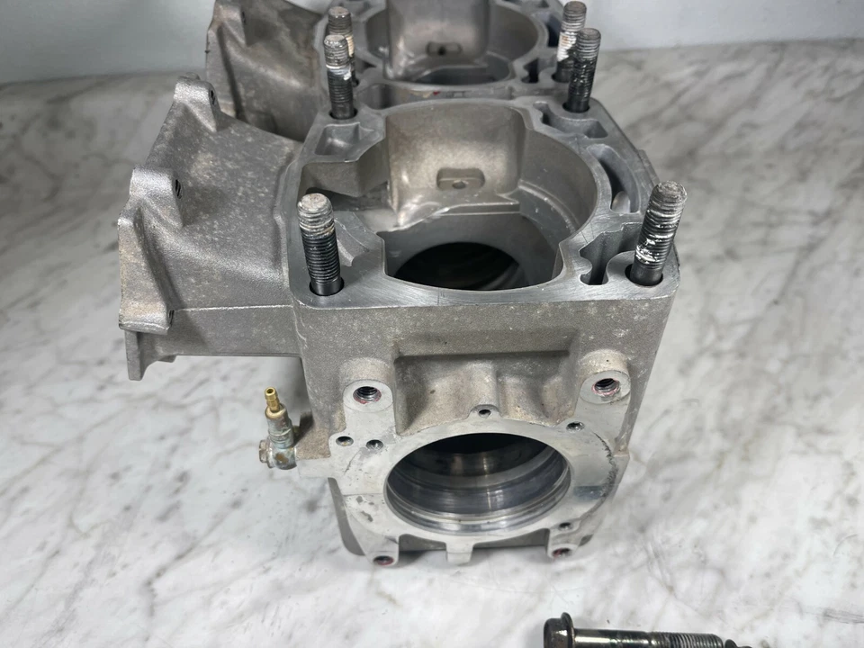 Polaris XC SP RMK SKS 1998-2005 Deluxe Pro X Edge 600 700 cárter 2201135 Foto 3 de 4