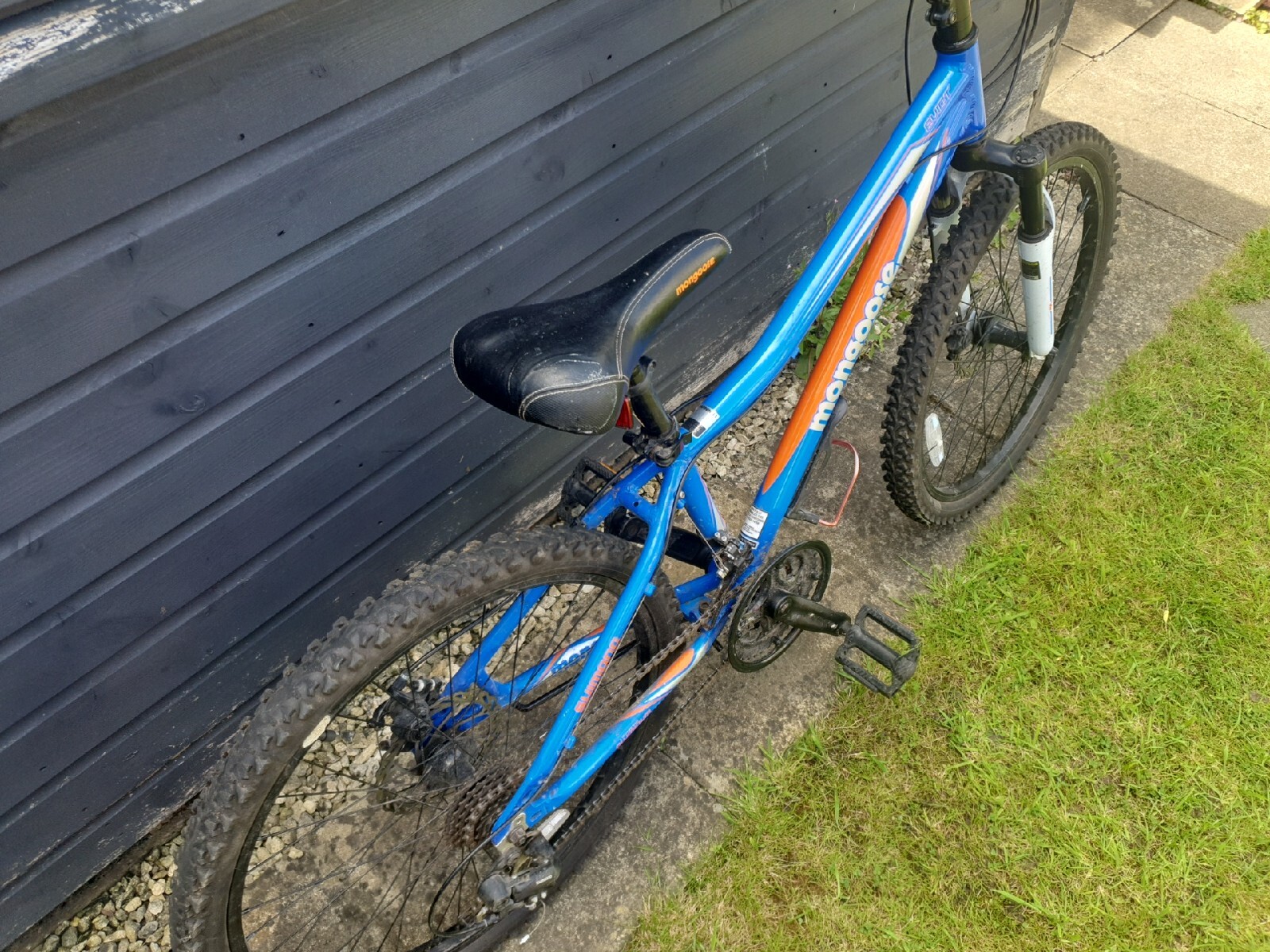 Mongoose Evict Childs Mountain Bike 24 Wheel, Disc Brakes Alloy Frame
