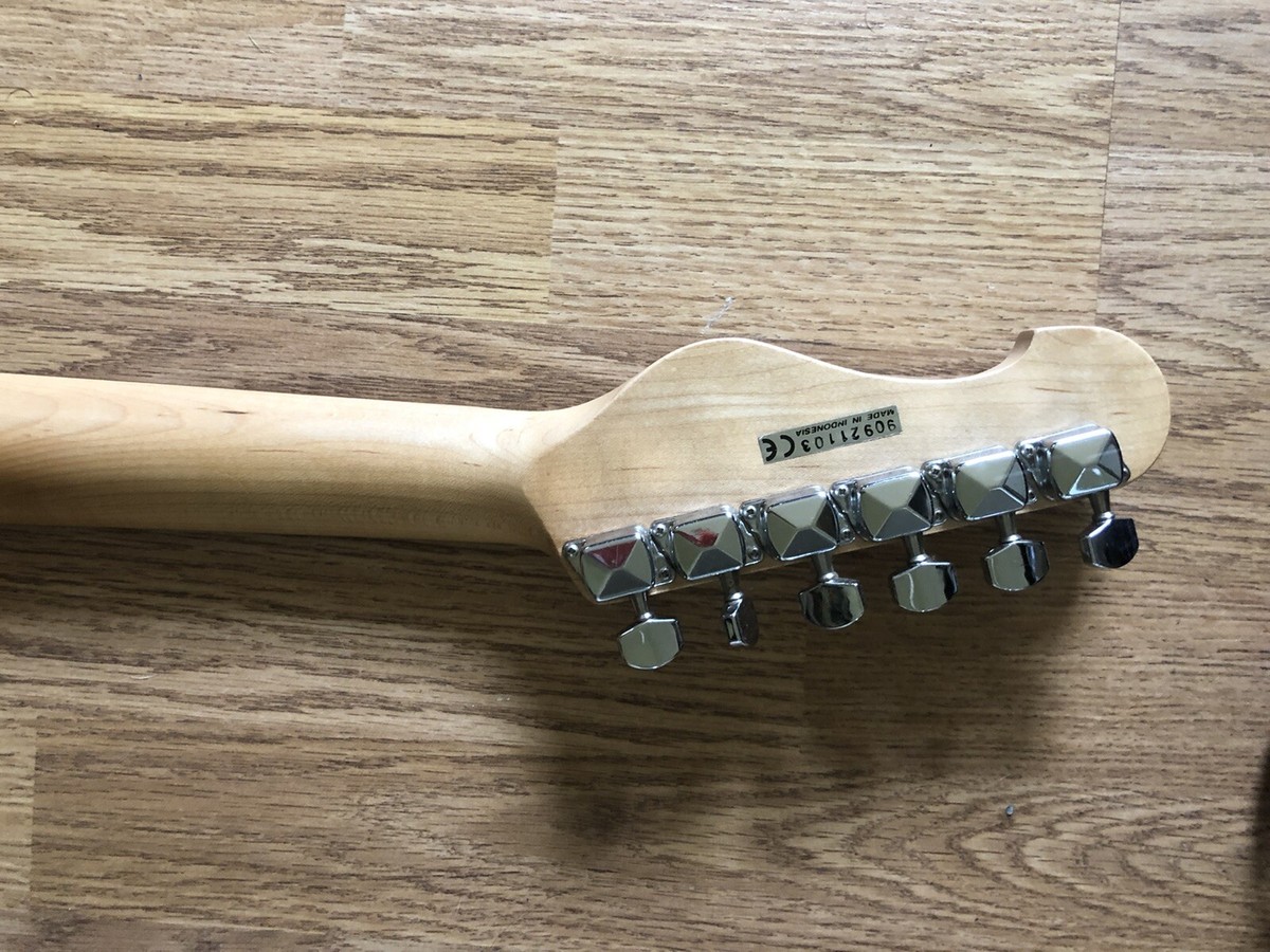 Yamaha EG112 Electric Guitar - Signed by many Creation 2015