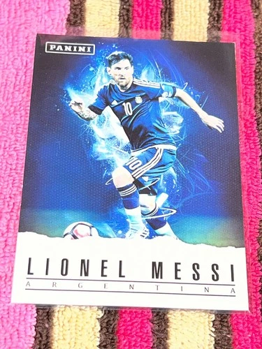 2017 PANINI FATHER'S DAY #8 LIONEL MESSI LEGEND SOCCER NMMT CARD!