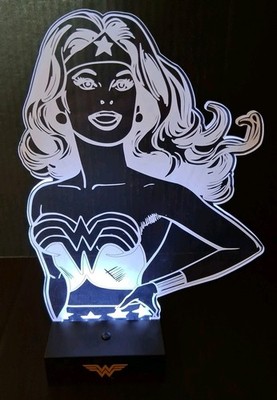 WONDER WOMAN 3D Hero Light Display Lamp DC Comics 