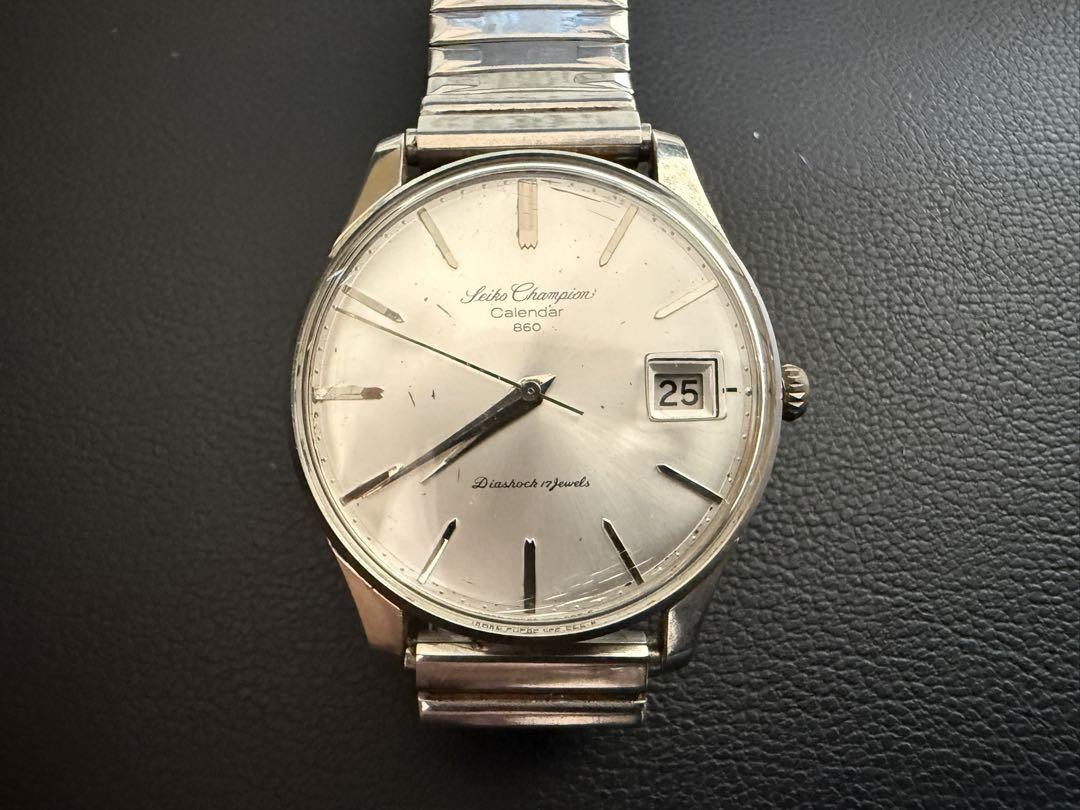 860 Multifunction Calendar Watch - Stylish & Functional Timepiece  